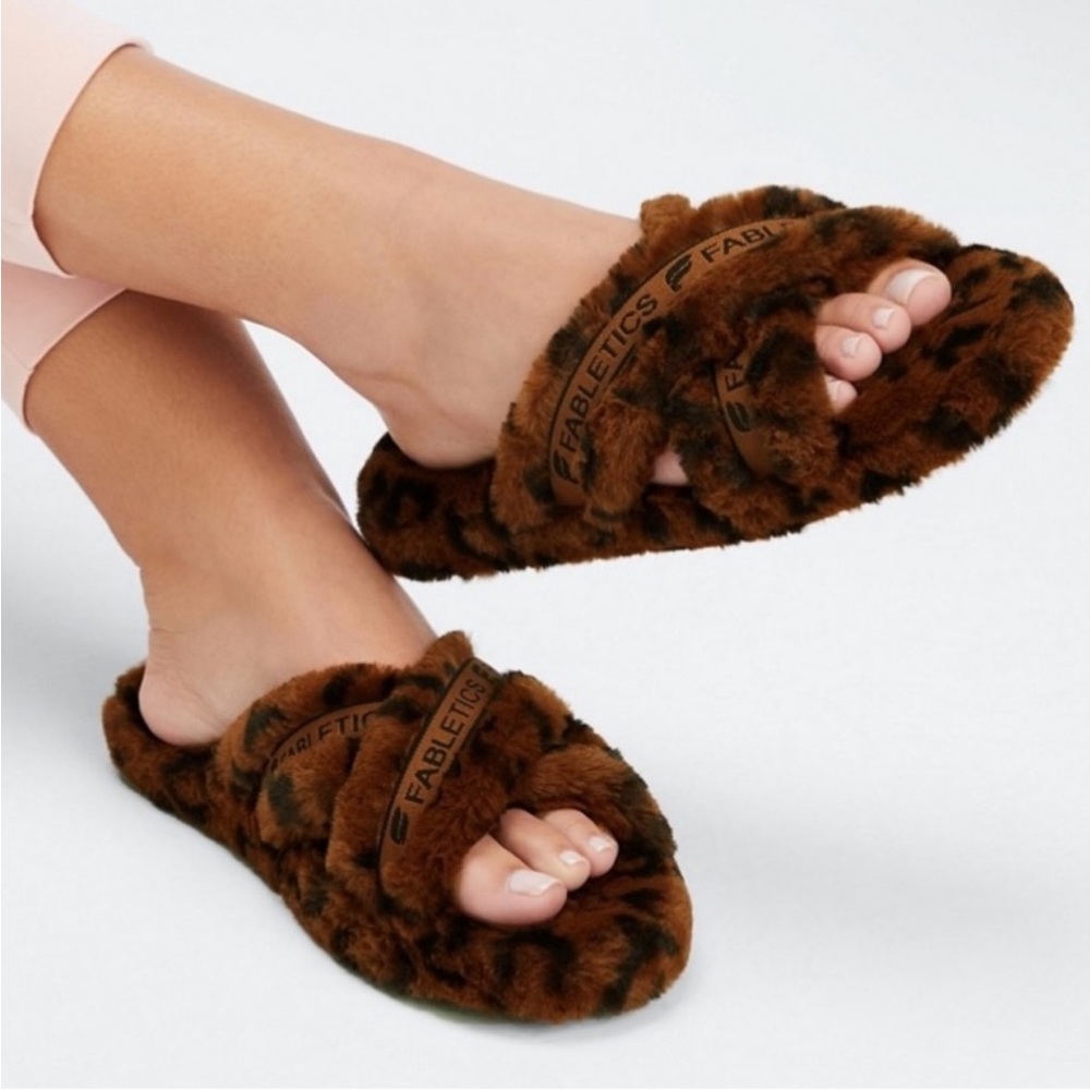 Brand New 🖤 Fuzzy Slipper 🖤 Fabletics Criss Cross Slipper 🖤 Leopard Size 8